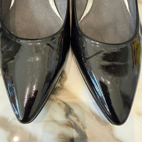 Stuart Weitzman Black Patent Leather Pointed Toe Wedge Pumps OW91265 Mens 9.5 M - Picture 3 of 11